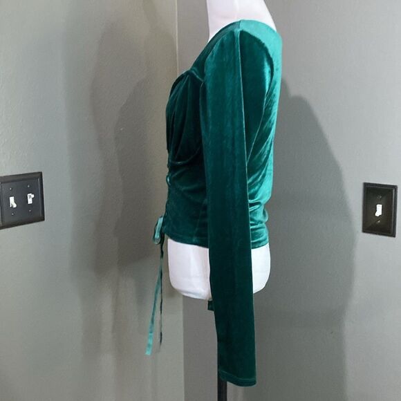 Thorne & Fable Velvet Green Corset Lace-Up Crop Long-Sleeve - Picture 10 of 10